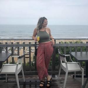 Meet your Posher, Cassandra